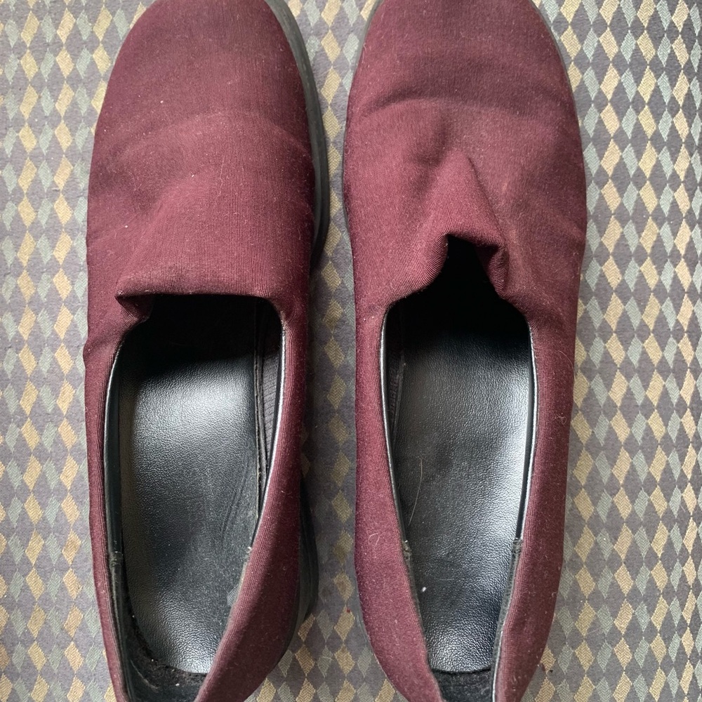 Size 7 women eggplant merlot Burgundy Slip-On Shoes